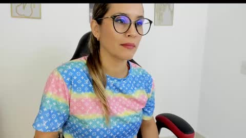 Snapshot of sugar_milff chatting on 01/25/25, 02:03 sugar_milff online show from 01/25/25, 02:03