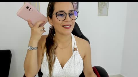 Snapshot of sugar_milff chatting on 02/26/25, 12:47 sugar_milff online show from 02/26/25, 12:47