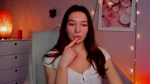 Snapshot of sugar_xmegan chatting on 02/19/25, 06:00 Megan online show from 02/19/25, 06:00