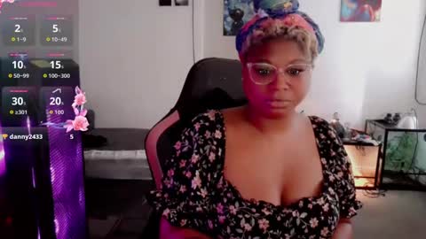 Snapshot of sugarbearlove87 chatting on 09/08/25, 09:25 lexi love online show from 09/08/25, 09:25