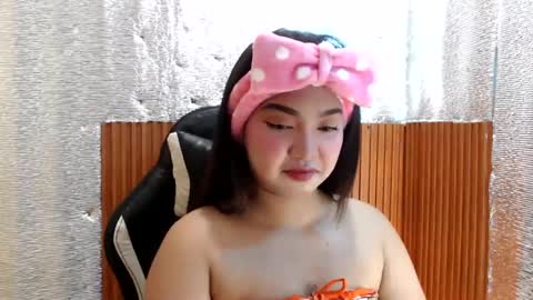 Snapshot of sugarcaramel chatting on 01/28/25, 10:56 Sugar online show from 01/28/25, 10:56