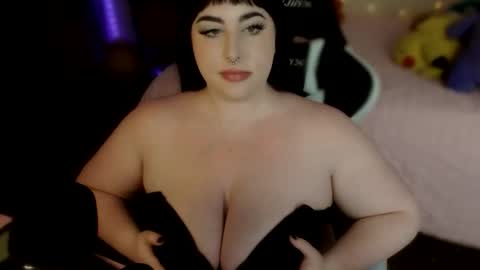 Snapshot of sugarrrbabydoll chatting on 05/02/26, 09:31 Lucy Love online show from 05/02/26, 09:31