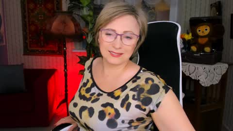 Snapshot of sugarvi chatting on 01/04/25, 09:00 Vivien online show from 01/04/25, 09:00
