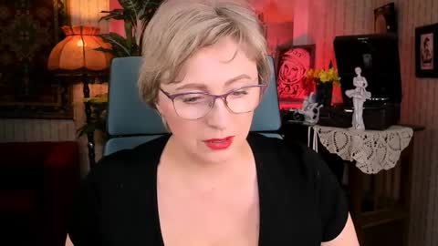Snapshot of sugarvi chatting on 02/20/25, 01:08 Vivien online show from 02/20/25, 01:08