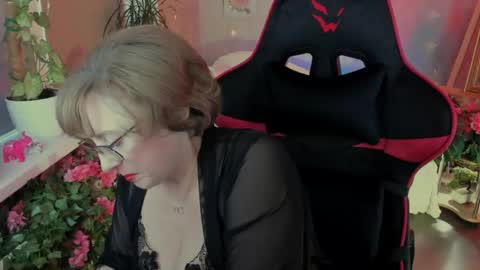 Vivien online show from 06/10/26, 03:22