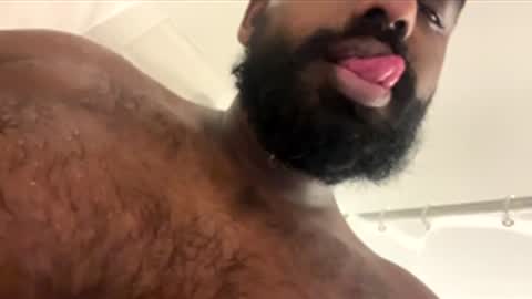 Snapshot of suggnight chatting on 02/19/26, 05:03 Let me be your knight that saves you online show from 02/19/26, 05:03