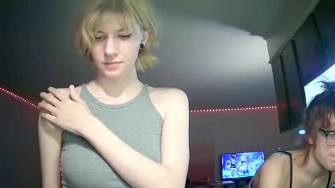 Snapshot of suicunebitch chatting on 01/20/25, 03:48 Ophelia online show from 01/20/25, 03:48