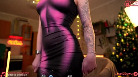 Snapshot of suk_ki chatting on 12/31/24, 08:23 Lika ginger  Jessy blond   online show from 12/31/24, 08:23