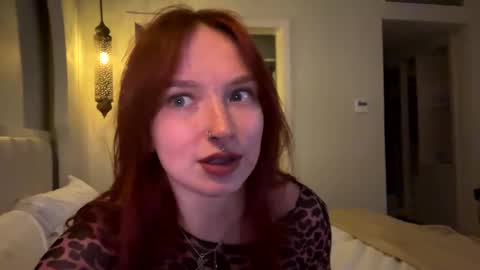 Snapshot of suk_ki chatting on 02/17/25, 06:26 Lika ginger  Jessy blond   online show from 02/17/25, 06:26
