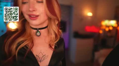 Snapshot of suk_ki chatting on 10/25/25, 06:32 Lika ginger  Jessy blond   online show from 10/25/25, 06:32
