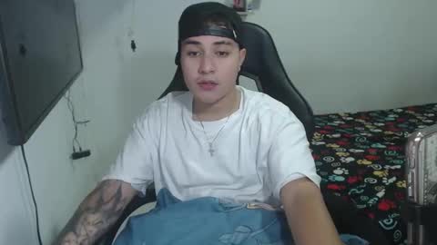 Snapshot of sully50126 chatting on 10/14/25, 03:18 sully50126 online show from 10/14/25, 03:18