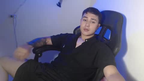 Snapshot of sully50126 chatting on 10/25/25, 05:26 sully50126 online show from 10/25/25, 05:26