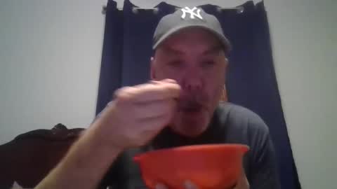 Snapshot of sullydog48 chatting on 09/28/25, 11:32 Sully online show from 09/28/25, 11:32
