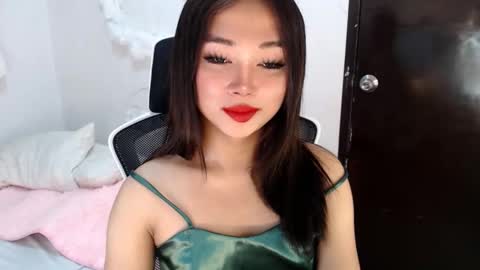 sultry cyramore online show from 10/18/25, 04:59