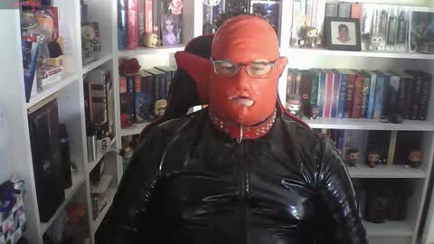 Snapshot of sumisolatex chatting on 10/22/25, 12:05 Sumisolatex online show from 10/22/25, 12:05