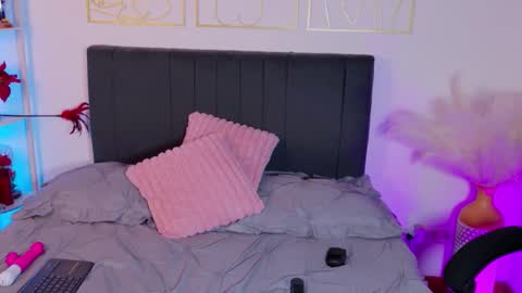 Snapshot of summer_holiday chatting on 12/16/25, 05:45 OnlyFans summer holiday online show from 12/16/25, 05:45