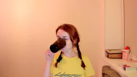 Snapshot of summer_preston chatting on 09/20/25, 12:00 Summer Preston online show from 09/20/25, 12:00