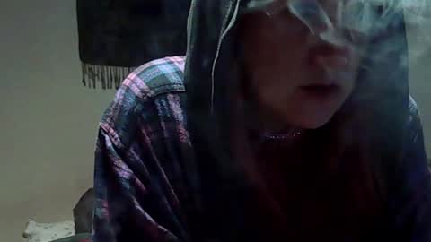 Snapshot of summerainzpuddles chatting on 12/31/24, 05:00 Summer Rainz online show from 12/31/24, 05:00