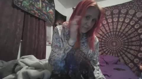 Snapshot of summerainzpuddles chatting on 11/05/25, 04:01 Summer Rainz online show from 11/05/25, 04:01