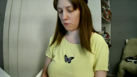 Snapshot of summerbluesky chatting on 06/18/26, 05:17 summerbluesky online show from 06/18/26, 05:17