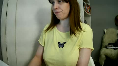 Snapshot of summerbluesky chatting on 06/20/26, 03:59 summerbluesky online show from 06/20/26, 03:59