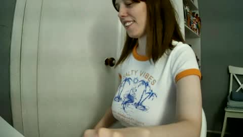 Snapshot of summerbluesky chatting on 06/25/26, 04:00 summerbluesky online show from 06/25/26, 04:00