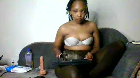 Snapshot of summerdivah chatting on 06/29/26, 03:01 divah online show from 06/29/26, 03:01