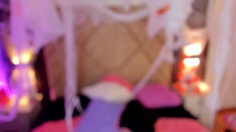       -  - online show from 10/25/25, 08:00