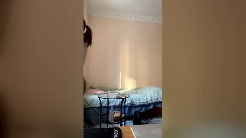 Olivia online show from 03/04/26, 09:48