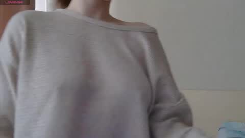 Snapshot of sun_sparkle chatting on 05/11/26, 04:04 Olivia online show from 05/11/26, 04:04