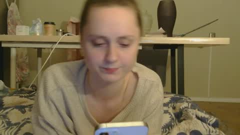 Snapshot of sun_sparkle chatting on 05/19/26, 07:42 Olivia online show from 05/19/26, 07:42