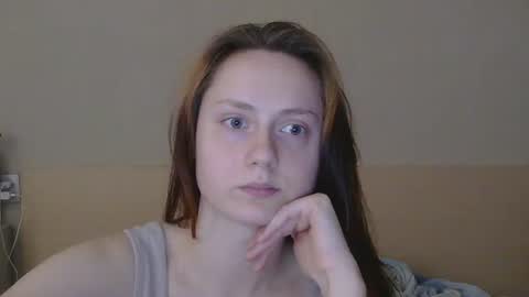 Snapshot of sun_sparkle chatting on 06/18/26, 11:14 Olivia online show from 06/18/26, 11:14