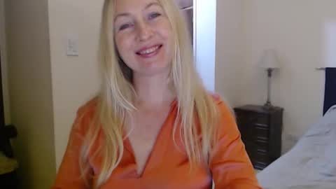 sunbrilliant online show from 05/24/26, 01:43