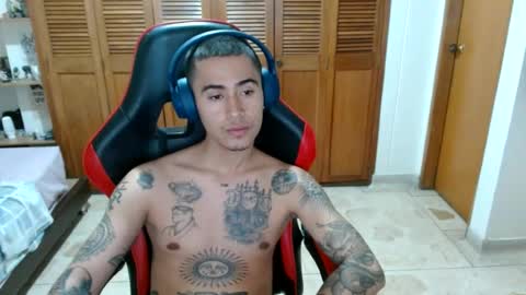 Snapshot of sunbrown_ chatting on 06/15/26, 07:05 Sebastin online show from 06/15/26, 07:05