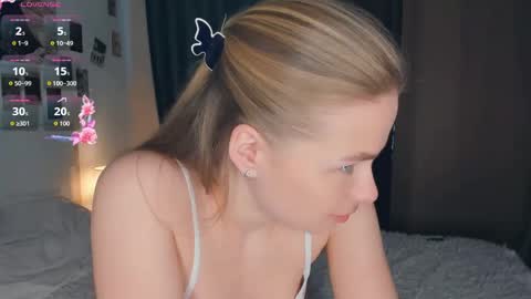 Snapshot of sunday_morn1ng chatting on 05/20/26, 07:14 Jenny online show from 05/20/26, 07:14