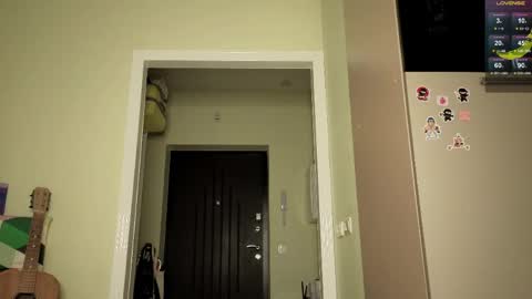 Snapshot of sundragon_ chatting on 05/20/26, 02:18 Vicky online show from 05/20/26, 02:18