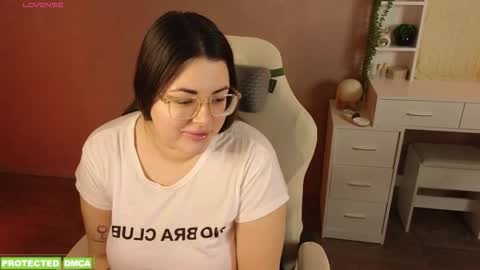 Tina. Im topless model  online show from 01/12/26, 09:03