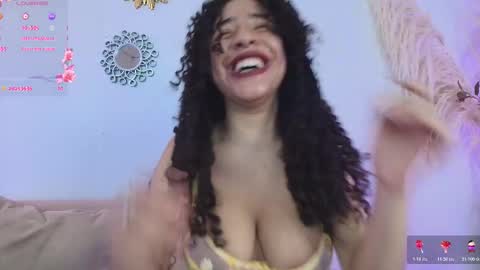 Aillyn Perez online show from 10/21/25, 09:59