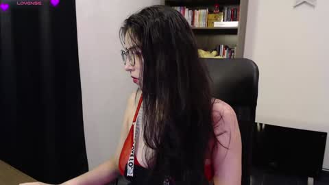 Snapshot of sunflower_uwu chatting on 12/03/24, 12:35  violetta  online show from 12/03/24, 12:35