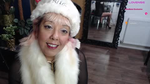 Snapshot of sunni_hottie chatting on 12/08/24, 04:25 Sunni Knight online show from 12/08/24, 04:25