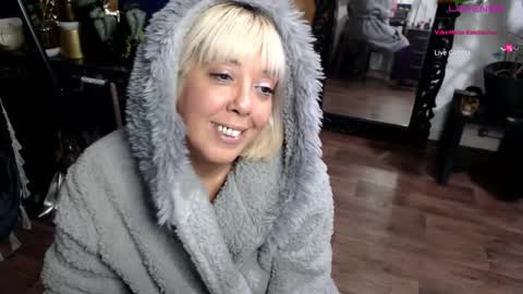 Snapshot of sunni_hottie chatting on 09/29/25, 01:11 Sunni Knight online show from 09/29/25, 01:11