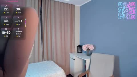 Kiki online show from 03/18/26, 01:20