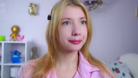 Lily online show from 01/19/26, 02:43