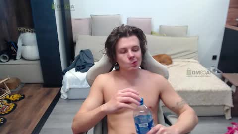 Alice and Sergey online show from 02/22/26, 10:58