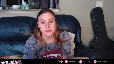Snapshot of sunny420princess chatting on 01/06/25, 01:08 Sunny420 online show from 01/06/25, 01:08