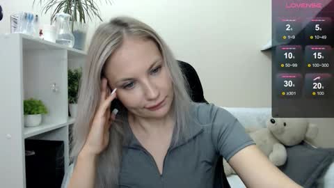 Naomi online show from 10/10/25, 06:56