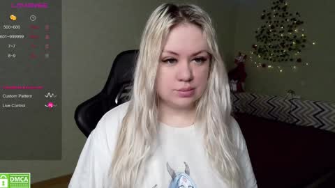 Snapshot of sunny_mood chatting on 12/23/24, 07:20 sunny mood online show from 12/23/24, 07:20