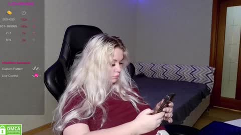 Snapshot of sunny_mood chatting on 01/04/25, 09:52 sunny mood online show from 01/04/25, 09:52