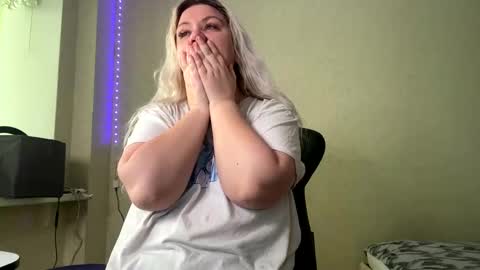 Snapshot of sunny_mood chatting on 01/09/25, 09:59 sunny mood online show from 01/09/25, 09:59