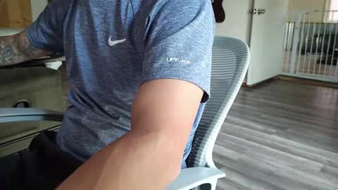 sunny valentine online show from 10/25/25, 08:47